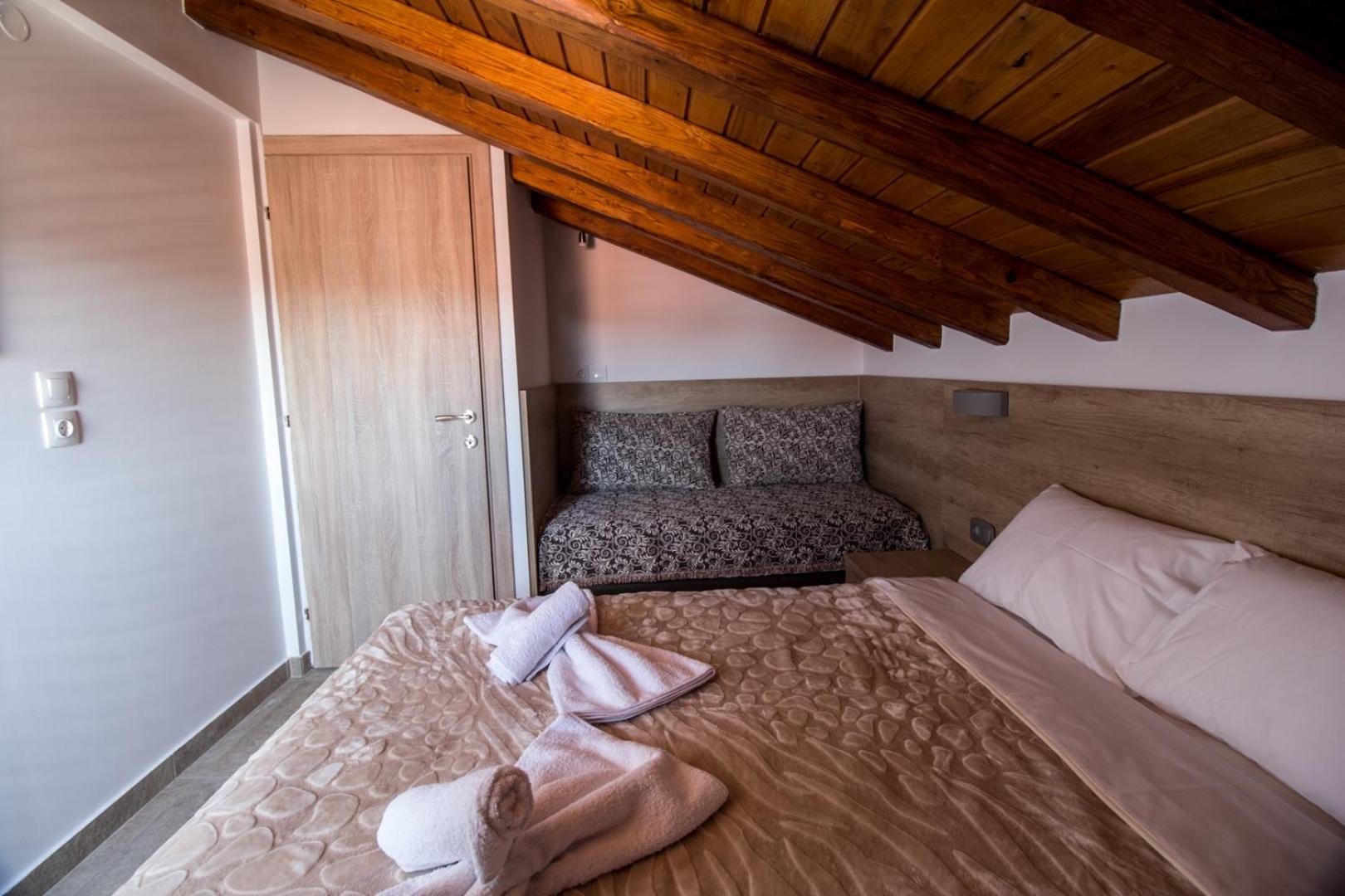Ferienwohnung Golden Attic Nea Roda Exterior foto